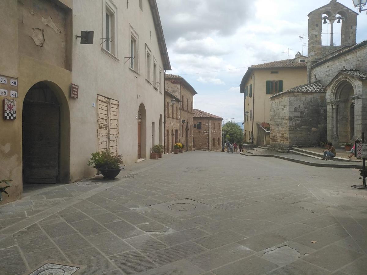 Apartamento Residenza Storica Il Pozzo San Quirico dʼOrcia Exterior foto